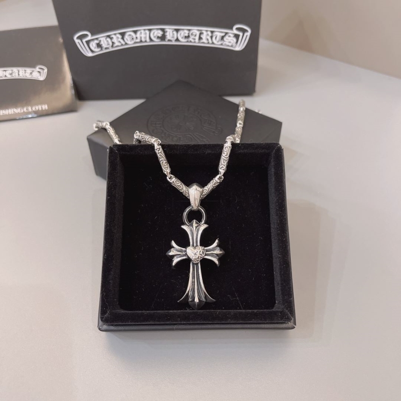 Ch**me He**ts necklaces